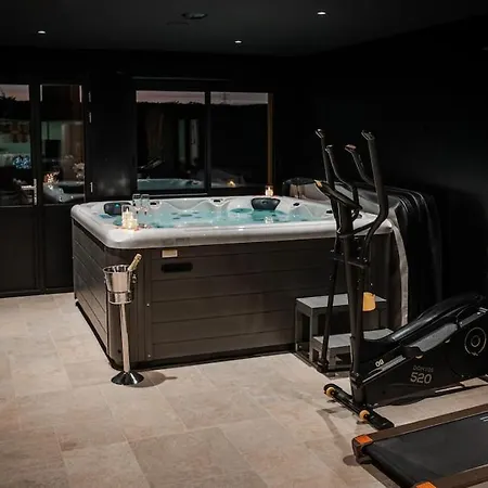 So'lodge & Piscine Σπίτι διακοπών