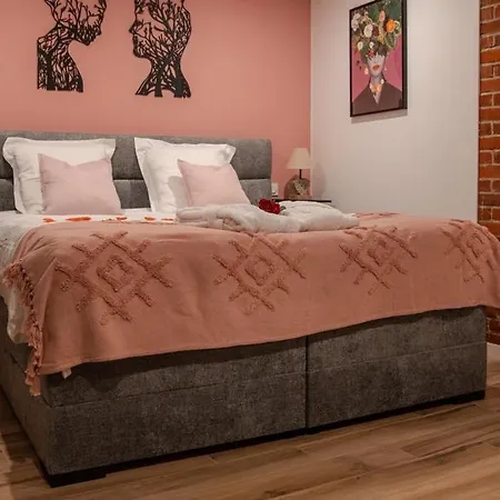 So'lodge & Piscine *